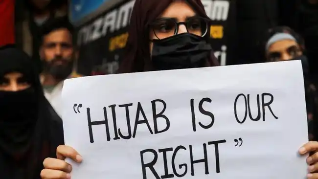 Aturan Busana Sekolah Azerbaijan Memicu Penolakan atas Nama Sekularisme