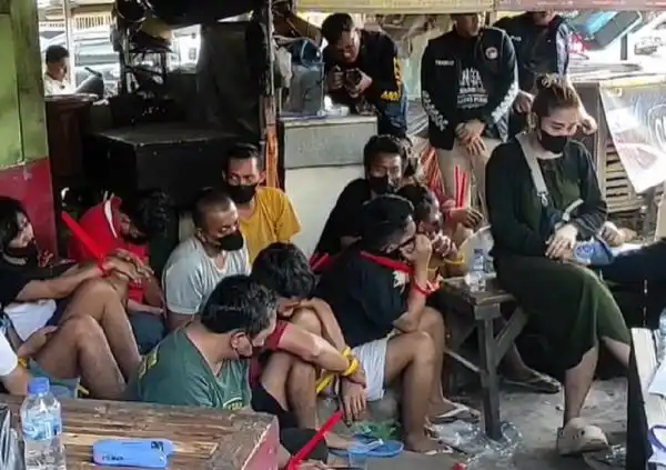 Operasi Gabungan di Jalan Kunti Surabaya Amankan 19 Terduga Kasus Narkoba