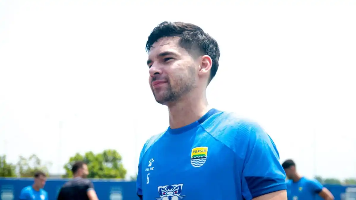 Debut Sandy Walsh di Persib: Apresiasi Igor Tolic dan Tantangan Kebugaran Skuad