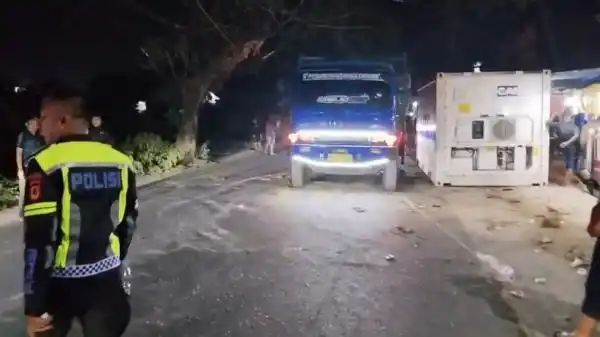 Dua Mahasiswi Tertimpa Peti Kemas di Takalar, Evakuasi Berlangsung 30 Menit