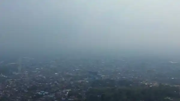 Kabut Asap Picu PJJ bagi Siswa di Kendari pada 16–23 Oktober