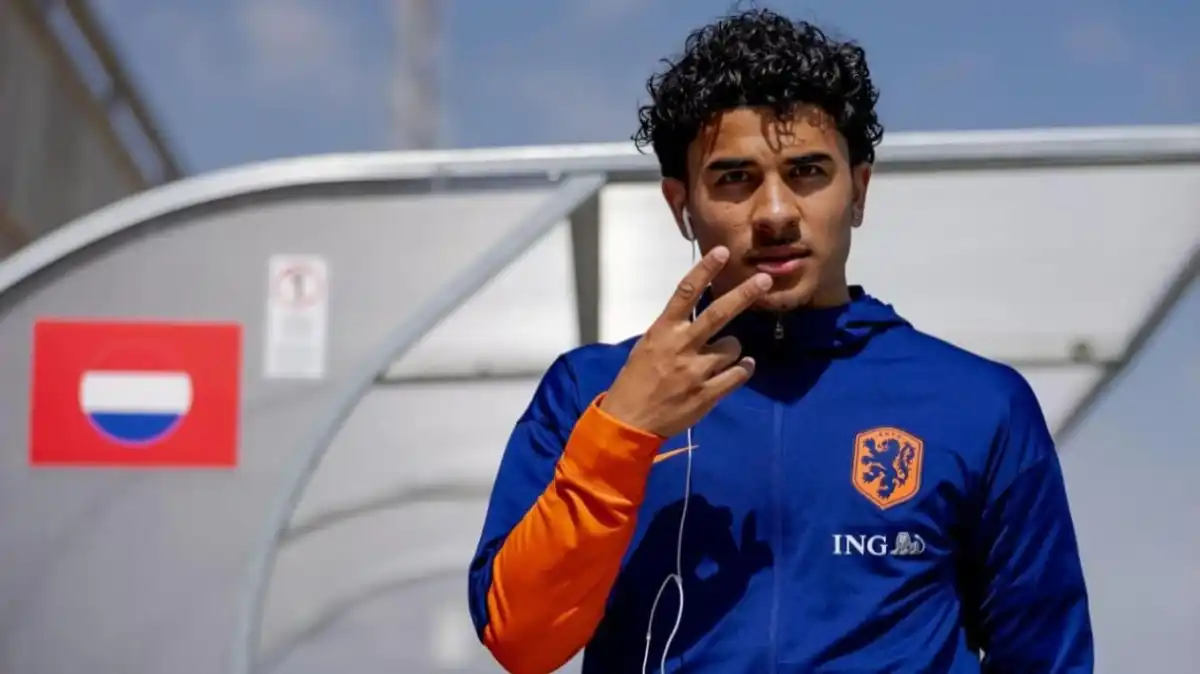 Rivas Manuhutu, Bek Muda PSV dengan Akar Maluku yang Menarik Perhatian