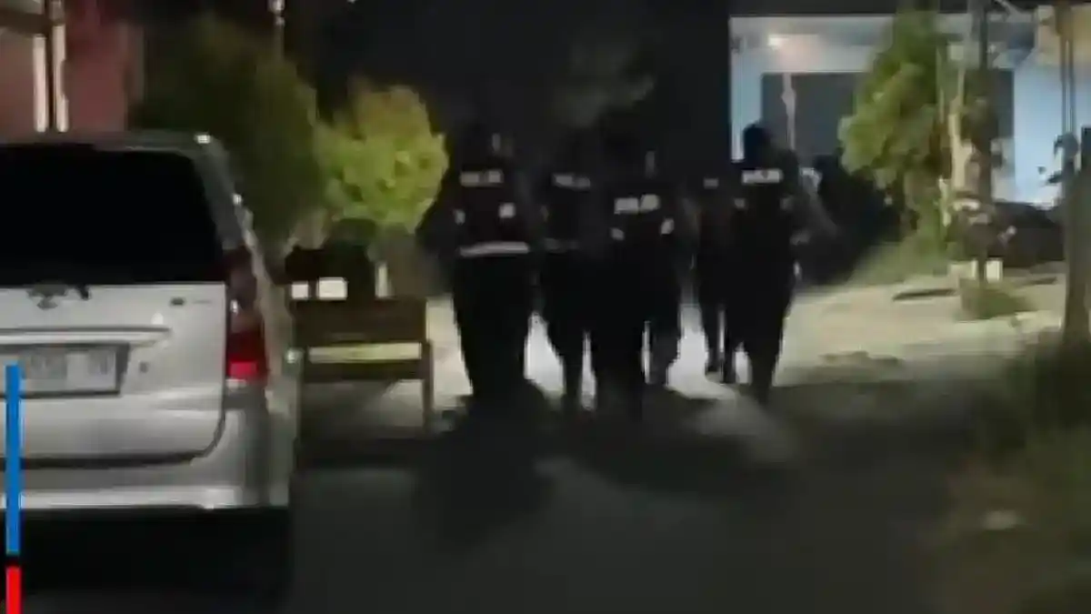 AS Ditangkap Setelah Kebakaran Warung Mi di Sukoharjo, Dua Polisi Terluka