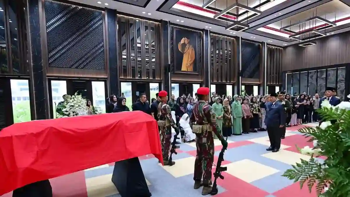 Prabowo Beri Penghormatan Terakhir kepada Jenderal Purnawirawan Subagyo Hadi Siswoyo
