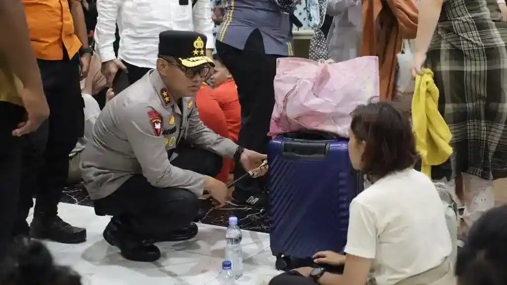 KMP Batumandi Terbakar di Selat Sunda, 420 Penumpang Dievakuasi