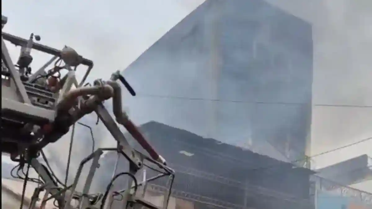 Tiga Ruko Terbakar di Jalan Suryakencana Bogor, 15 Unit Damkar Dikerahkan