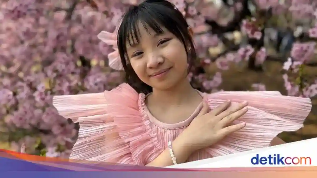 Etenia Croft Ajak Penggemar Menari dalam Kompetisi di Jakarta Barat