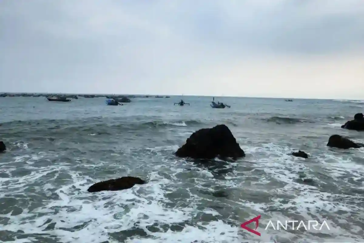 Patroli Pantai Selatan Cianjur Diperketat Saat Gelombang Tinggi