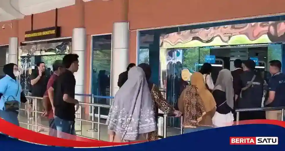 Penerbangan di Bandara Palembang Pulih Setelah Hujan Meredakan Kabut Asap