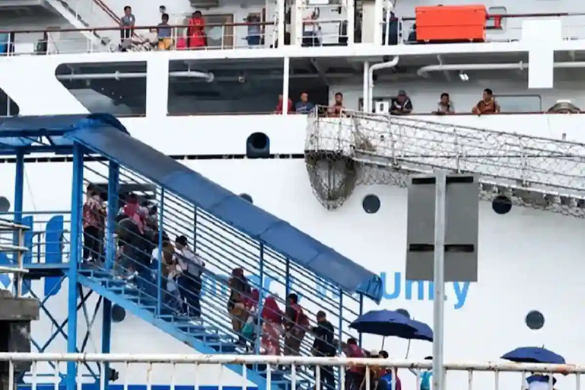 Saat Kabut Asap Menghambat Penerbangan, Kapal Jadi Pilihan Warga Kobar