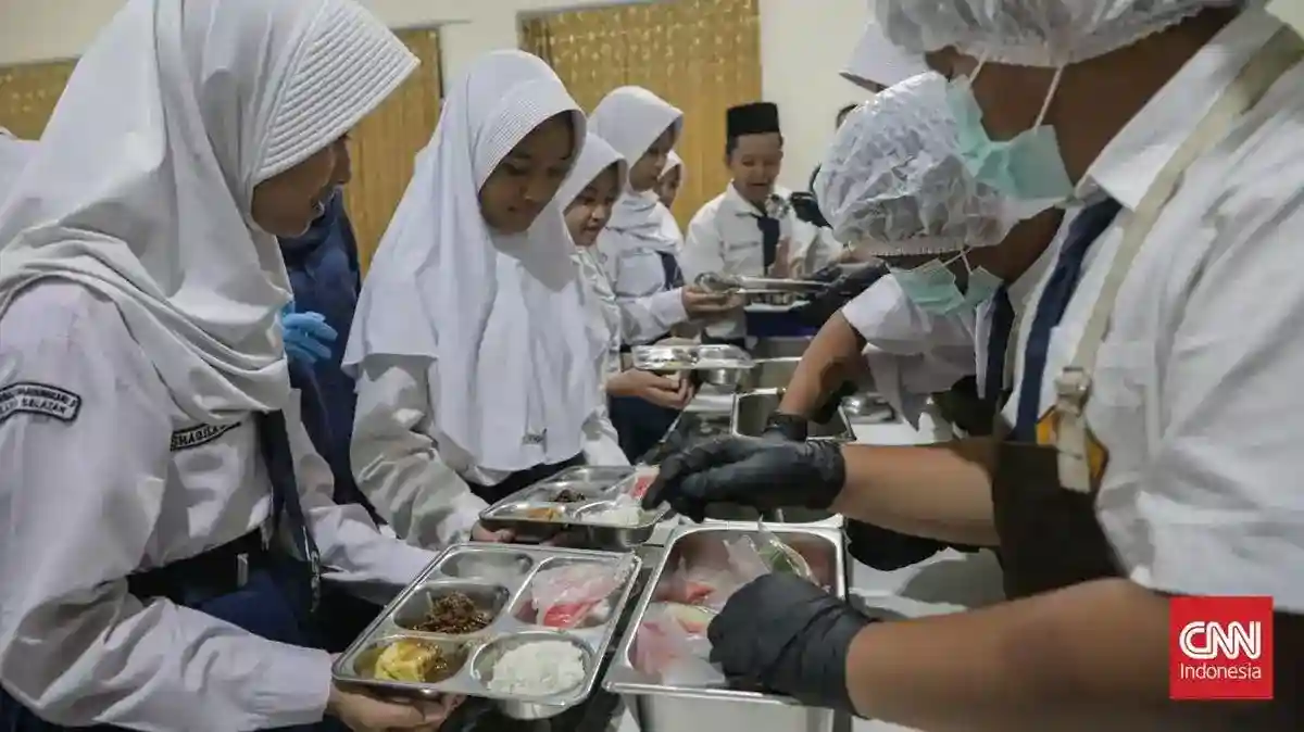 Ratusan Siswa Dramaga Mendapat Perawatan Usai Diduga Keracunan Menu MBG
