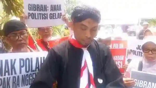 Aksi Pejuang Merah Putih di Kediaman Jokowi: Surat dan Desakan terhadap Gibran