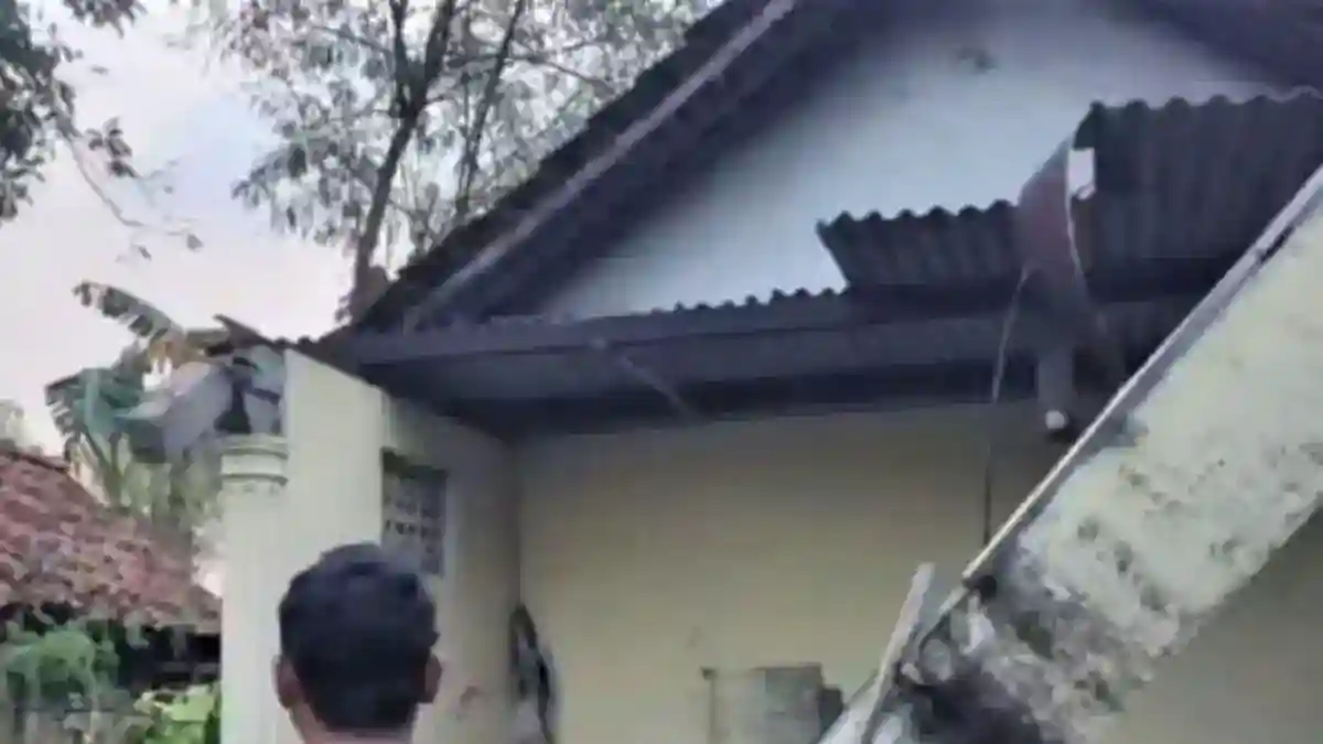 Angin Kencang Rusak Rumah dan Fasilitas Umum di Tiga Desa Magetan
