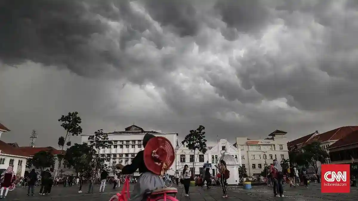 Awan Konvektif Menguat di Jawa dan Aceh, Tiga Risiko Cuaca Jadi Perhatian